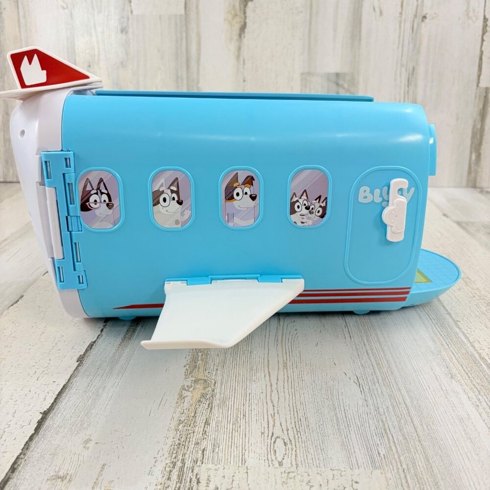 Bluey 3-in-1 Transforming Plane Figure Playset Airplane ONLY Boat Resort NEW - Picture 10 of 13